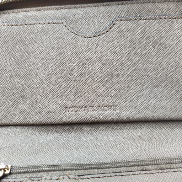 Michael Kors Taupe Gray Leather Zip Around Credit Card ID Window Wallet - Picture 12 of 16